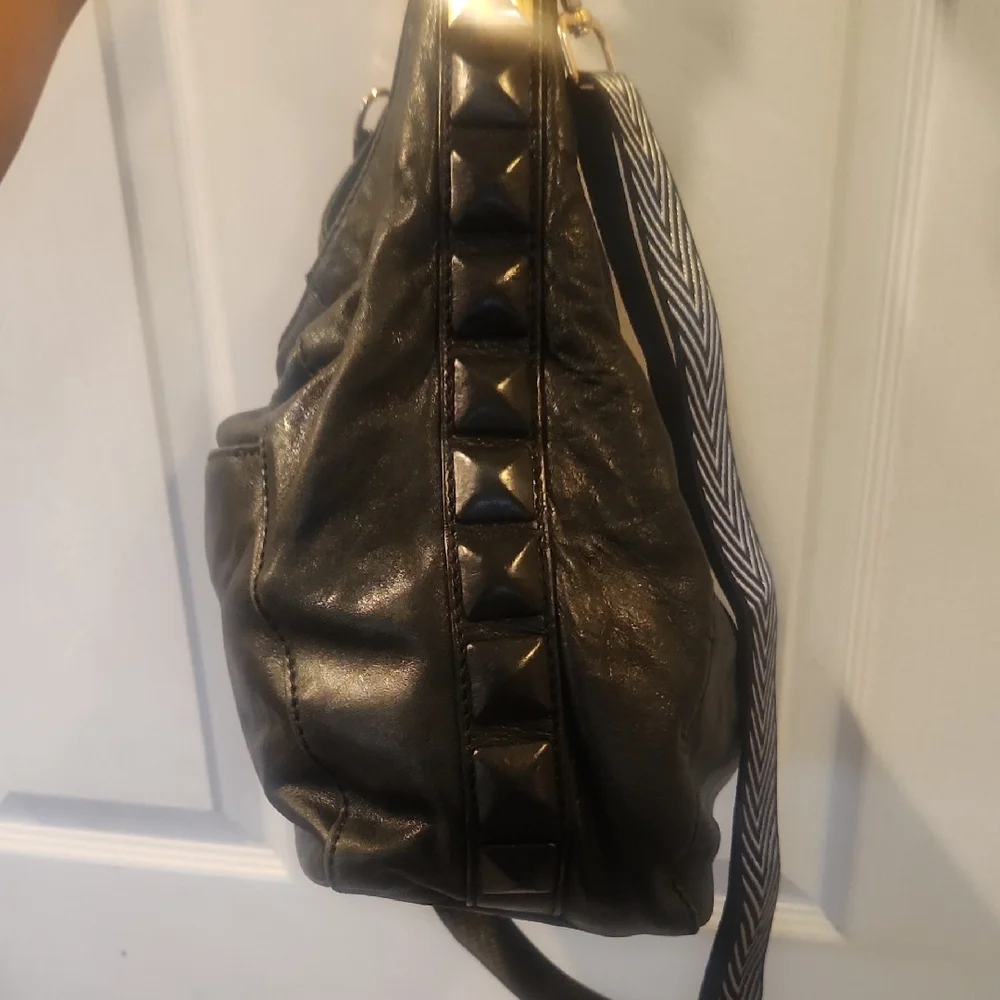 Michael Kors Black Leather Shoulder Bag w Studded Sides, Gold Accents, Guitar S - Picture 4 of 10